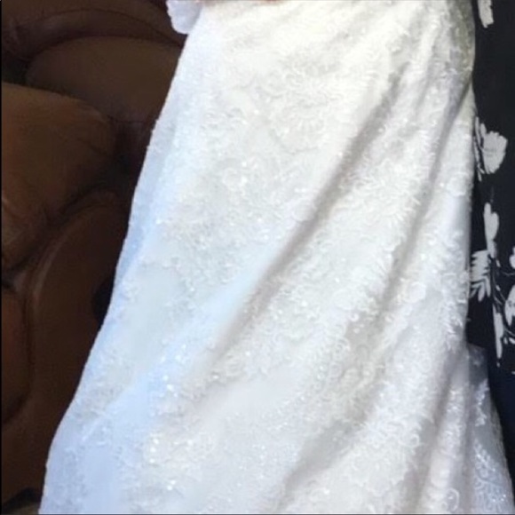 Beautiful Wedding Dress !! - Picture 6 of 7